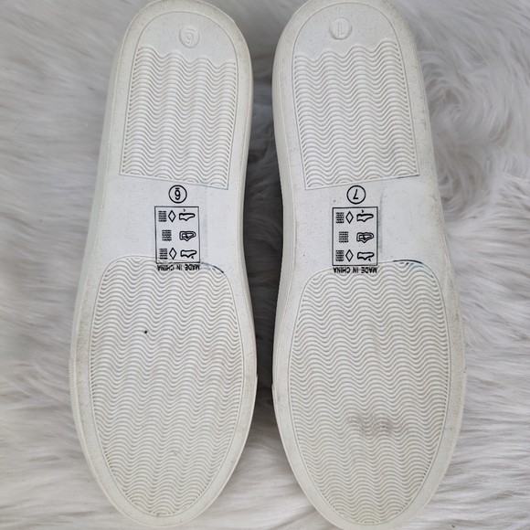 Camel Toes NWOT suede leather and silver leopard sneakers, women's size 6, grey - Picture 5 of 9